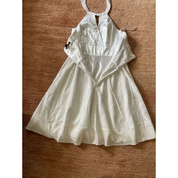 WHITE HOUSE BLACK MARKET WHITE SILK Blend SHINY  Lined HALTER MINI DRESS L - Picture 7 of 9